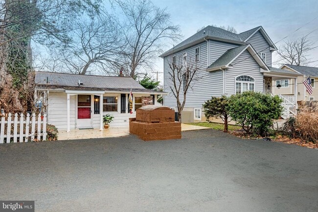 property at 21 Elm Rd