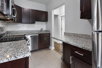 1114 W Glenlake Ave in Chicago, IL - Building Photo - Building Photo
