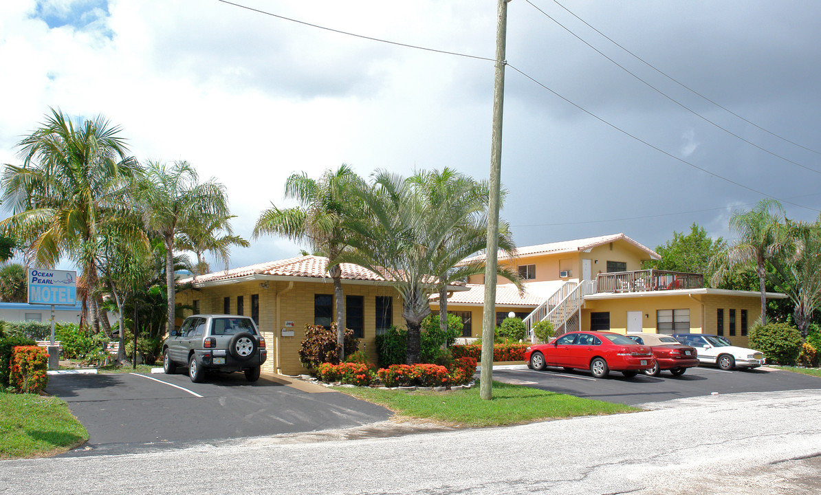 Ocean Pearl Apartments in Deerfield Beach, FL - Foto de edificio