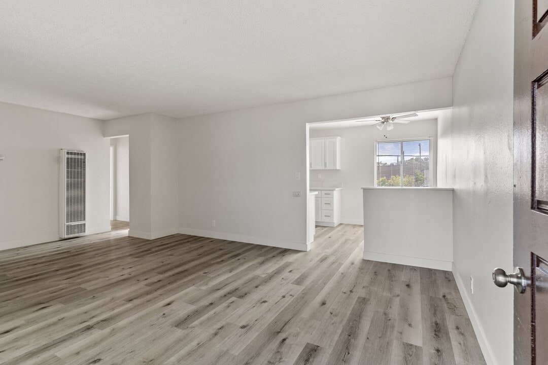 1050 Gaviota Ave in Long Beach, CA - Building Photo