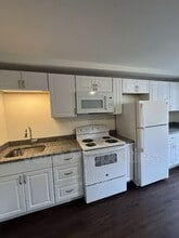 32 Russell Rd in Colonie, NY - Building Photo - Building Photo
