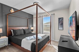 1283 Blue Paradise Wy in Clermont, FL - Foto de edificio - Building Photo