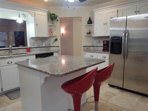 10906 W Cove Harbor Dr in Crystal River, FL - Building Photo - Building Photo