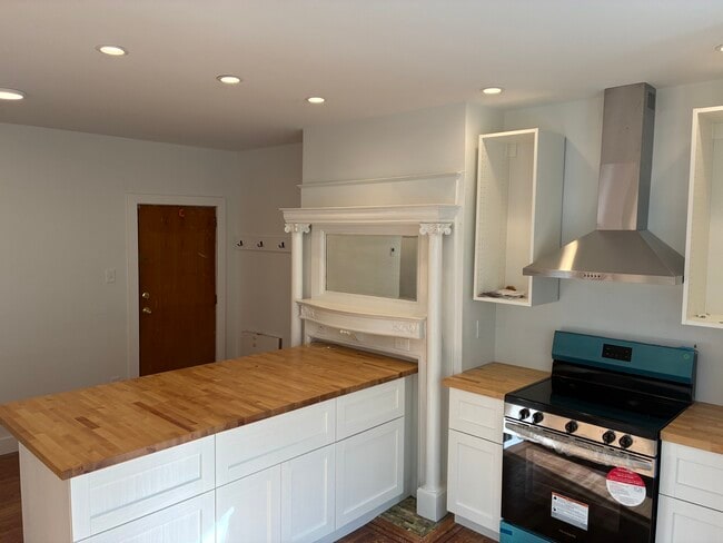 445 S 51st St, Unit 2 in Philadelphia, PA - Building Photo - Building Photo