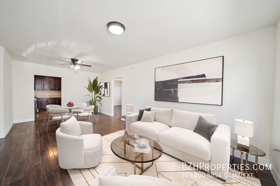 5384 Romaine St in Los Angeles, CA - Building Photo