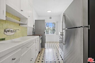 201 S Poinsettia Pl in Los Angeles, CA - Building Photo - Building Photo