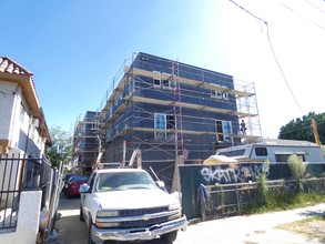 6922 Radford Ave in North Hollywood, CA - Building Photo - Building Photo