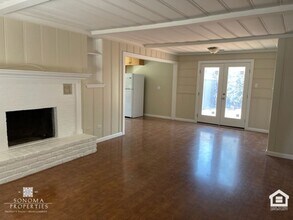 807-807 Center St in Sonoma, CA - Foto de edificio - Building Photo
