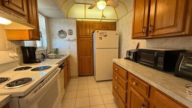 715 Lori Dr in Palm Springs, FL - Building Photo - Building Photo