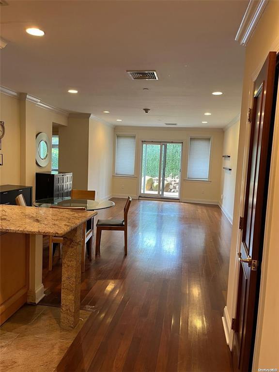 property at 171 Great Neck Rd