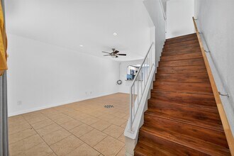 1701 Upland Dr in Houston, TX - Foto de edificio - Building Photo