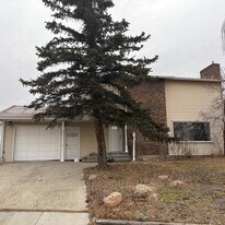 11817-1196A 96A St in Grande Prairie, AB - Building Photo