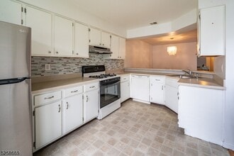 14 Homestead Ln in Lincoln Park, NJ - Building Photo - Building Photo