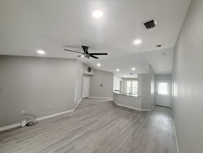 4156 Molokai Dr in Sarasota, FL - Building Photo - Building Photo
