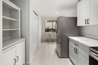 2604 S 226th St, Unit Misty Woods in Des Moines, WA - Building Photo - Building Photo