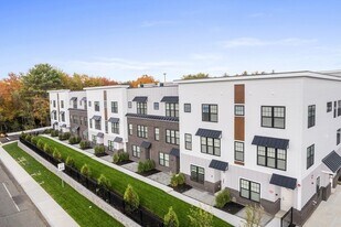635 Main St, Unit 209 in Wilmington, MA - Building Photo