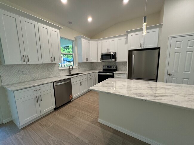 247 Debary Dr in Debary, FL - Building Photo - Building Photo