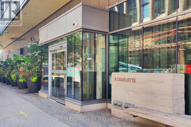 8 Charlotte St in Toronto, ON - Building Photo - Building Photo