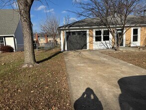 1214 E Johnston St in Olathe, KS - Building Photo - Building Photo