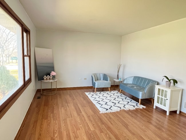 property at 1689 Apple Valley Rd