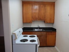 Preston Apartments in Seattle, WA - Building Photo - Building Photo