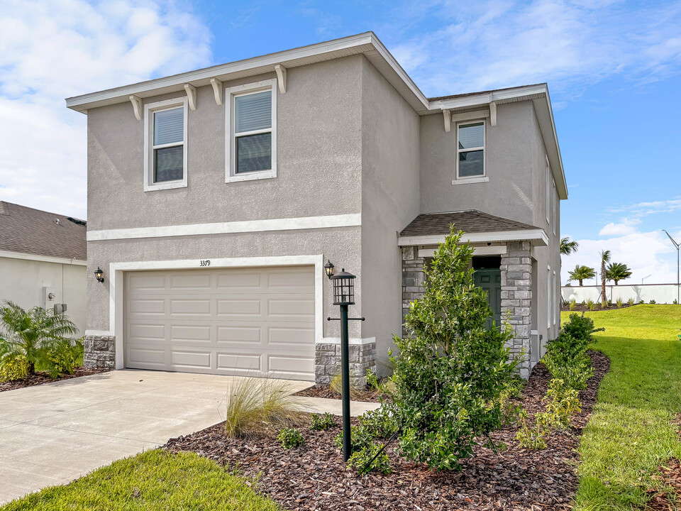 3379 Hilltop Cir in Bradenton, FL - Building Photo