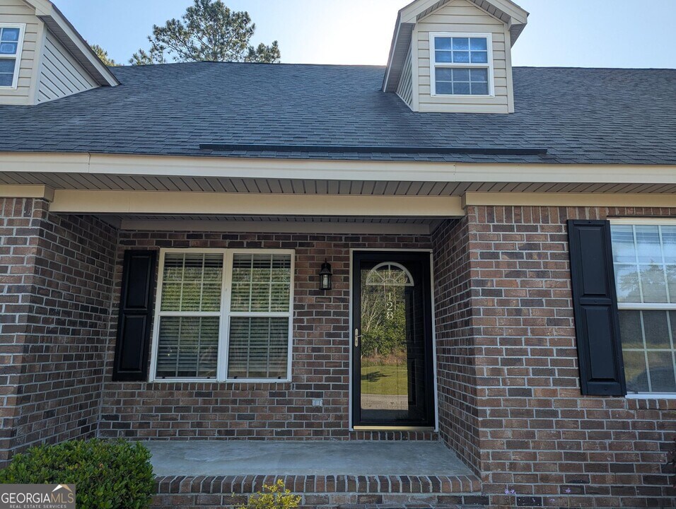 128 Lakeview Commons Dr in Statesboro, GA - Building Photo