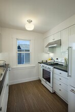 225 W Canon Perdido St-Unit -225 W. Canon Perdido in Santa Barbara, CA - Building Photo - Building Photo