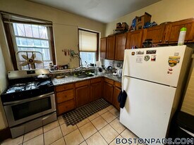 4.5 Centre St, Unit 1 in Boston, MA - Building Photo