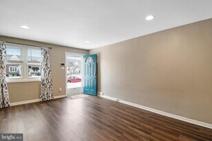 807 Surrey Ln in Glenolden, PA - Building Photo