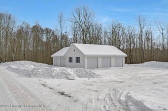 28 Robin Ln in Gouldsboro, PA - Building Photo - Building Photo