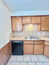 233 Chalmette Dr in Norman, OK - Building Photo - Building Photo