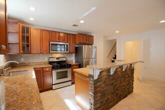 115 Taylor St in Waltham, MA - Building Photo - Building Photo