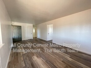 5575 S Delaware St in Littleton, CO - Building Photo - Building Photo