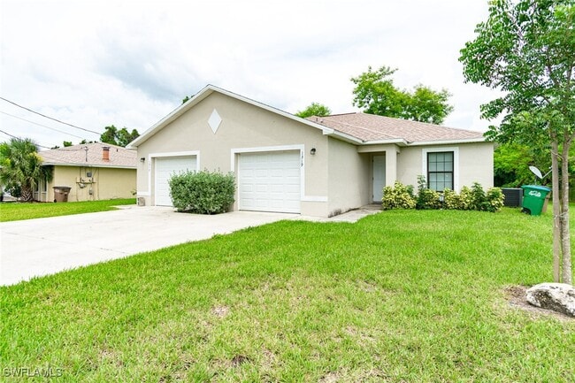 1317 SE 24th Ave in Cape Coral, FL - Foto de edificio - Building Photo