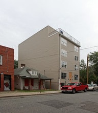 713 NE 50th St NE in Washington, DC - Building Photo - Building Photo