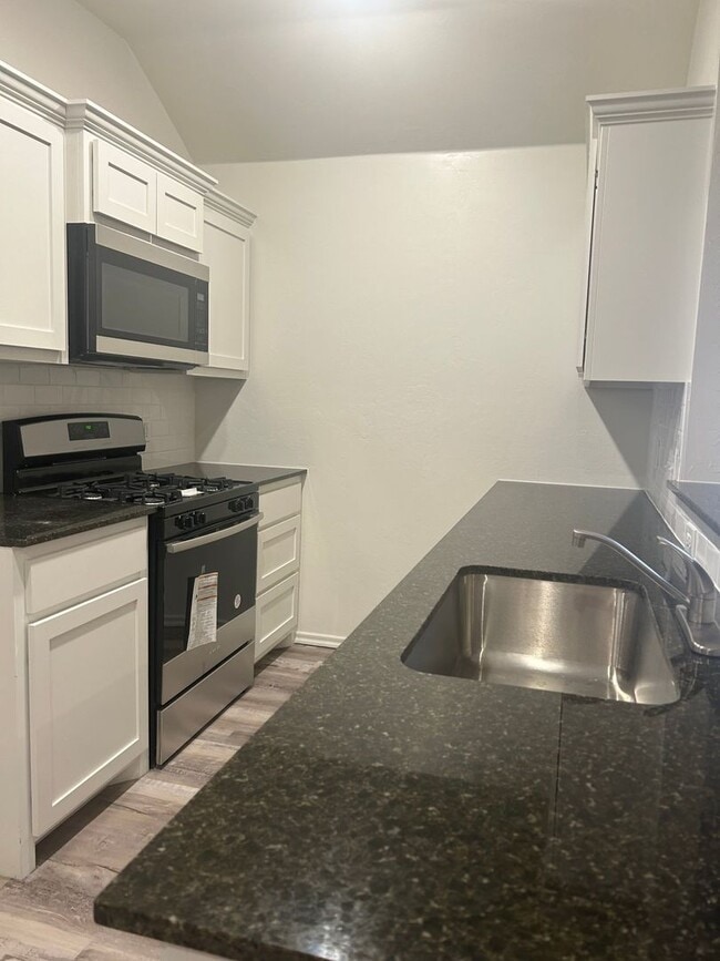 1211 SW Oklahoma Ave in Lawton, OK - Building Photo - Building Photo