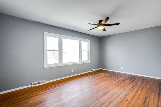 1433 N Kokomo Ave in Derby, KS - Foto de edificio - Building Photo