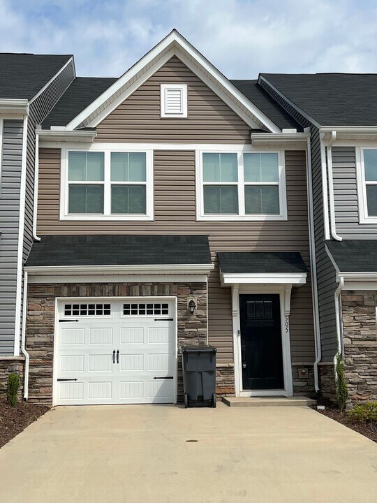 505 Preakness Run in Spartanburg, SC - Building Photo
