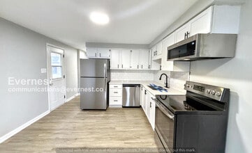 949 S Harris Ave in Columbus, OH - Foto de edificio - Building Photo