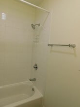 1927 S Broad St, Unit Third Floor in Philadelphia, PA - Foto de edificio - Building Photo