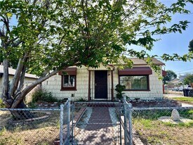 342 S Sycamore Ave in Rialto, CA - Building Photo