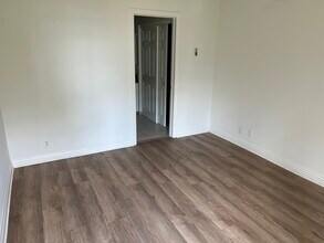 Val D'Or Apartments in Los Angeles, CA - Foto de edificio - Building Photo