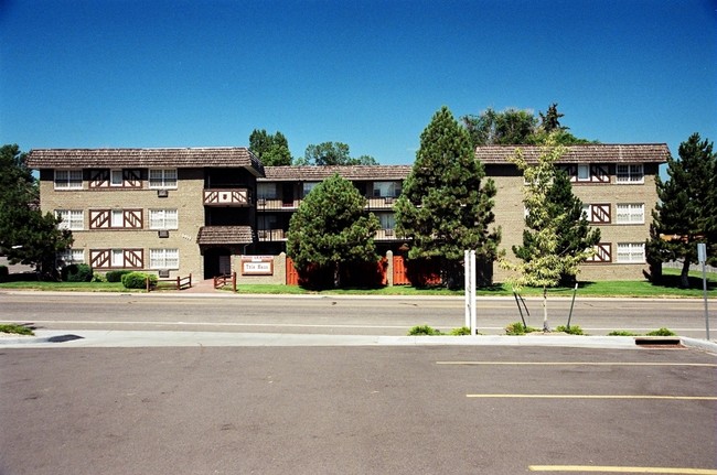 TNLE Haus in Littleton, CO - Foto de edificio - Building Photo