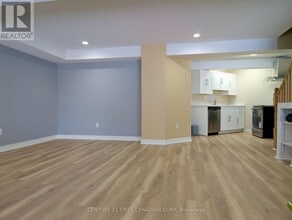 924 Guildwood Blvd in London, ON - Building Photo - Building Photo