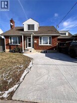 450 Niagara St in St Catharines, ON - Building Photo