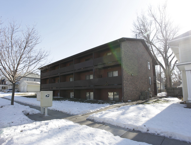 Studio Floorplan in Lincoln, NE - Foto de edificio - Building Photo