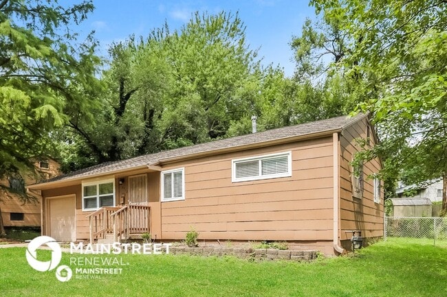 property at 8502 Crystal Ave