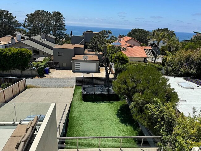 13720 Pine Needles Dr in Del Mar, CA - Building Photo - Building Photo