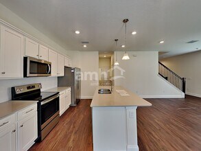 2503 Sunrise Ct in Tavares, FL - Building Photo - Building Photo
